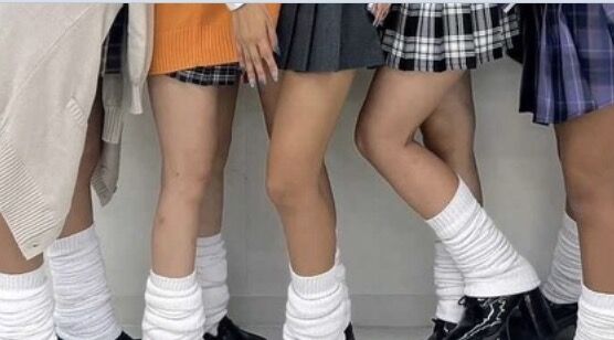 【画像】JK、体育祭で彼氏に乳を吸われそうになるwww